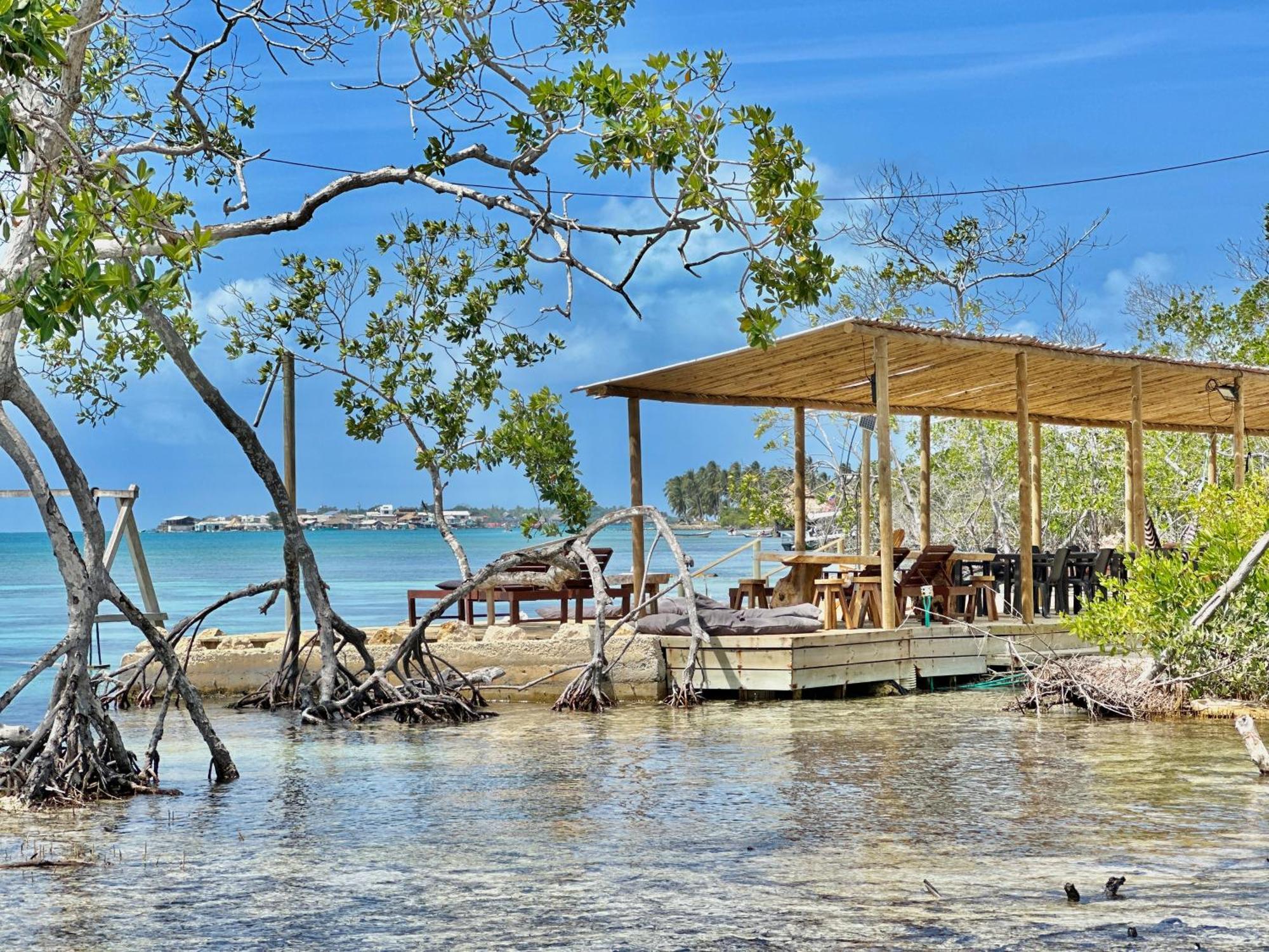 Medusa Hostel Isla Tintipan Tintipan Island Esterno foto
